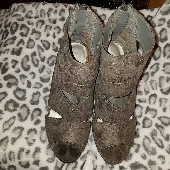 Shoes - Picture 2 of 2